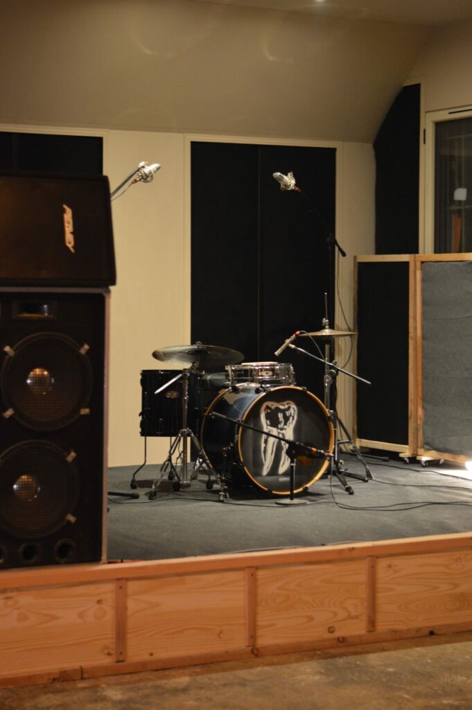 PAPA LEGBA RECORDS // Label indépendant et studio d'enregistrement Scène + batterie